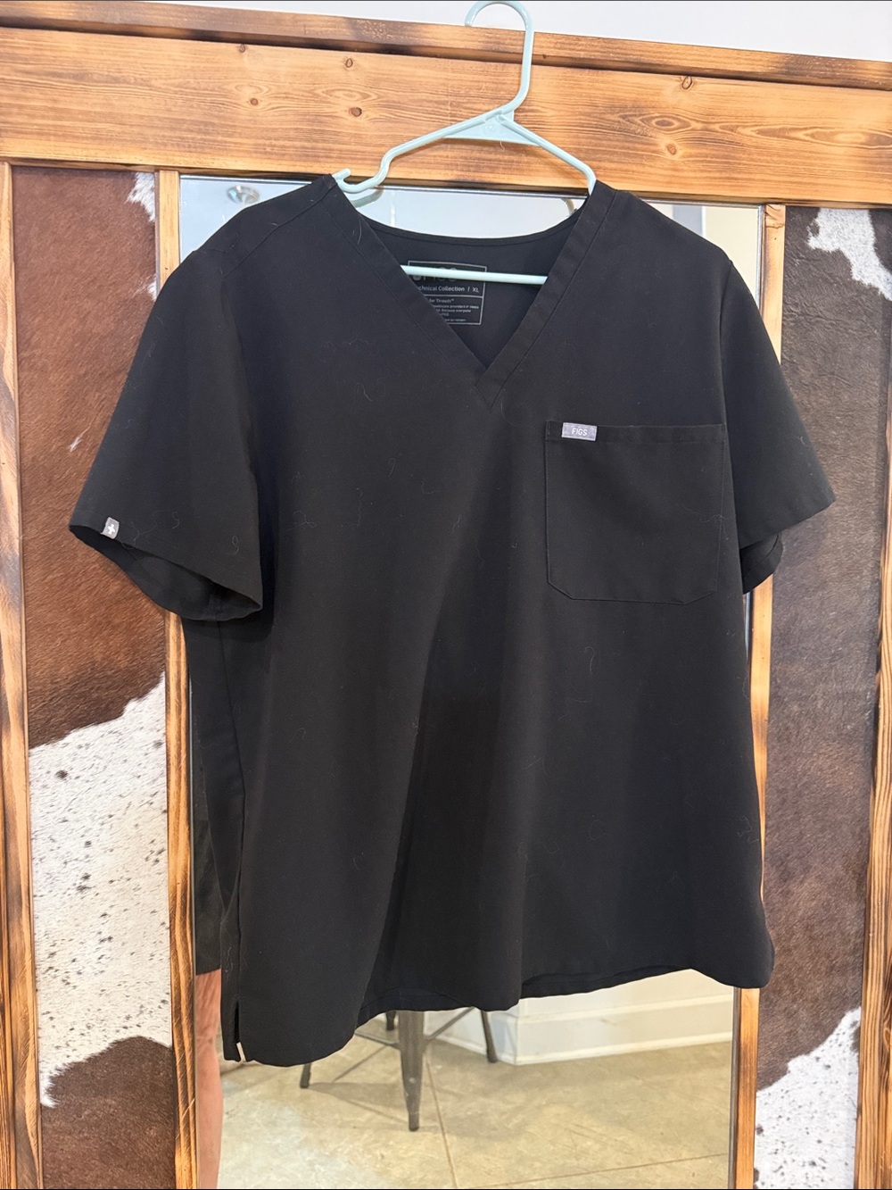 Large Pants/XL Top Women’s Figs Set